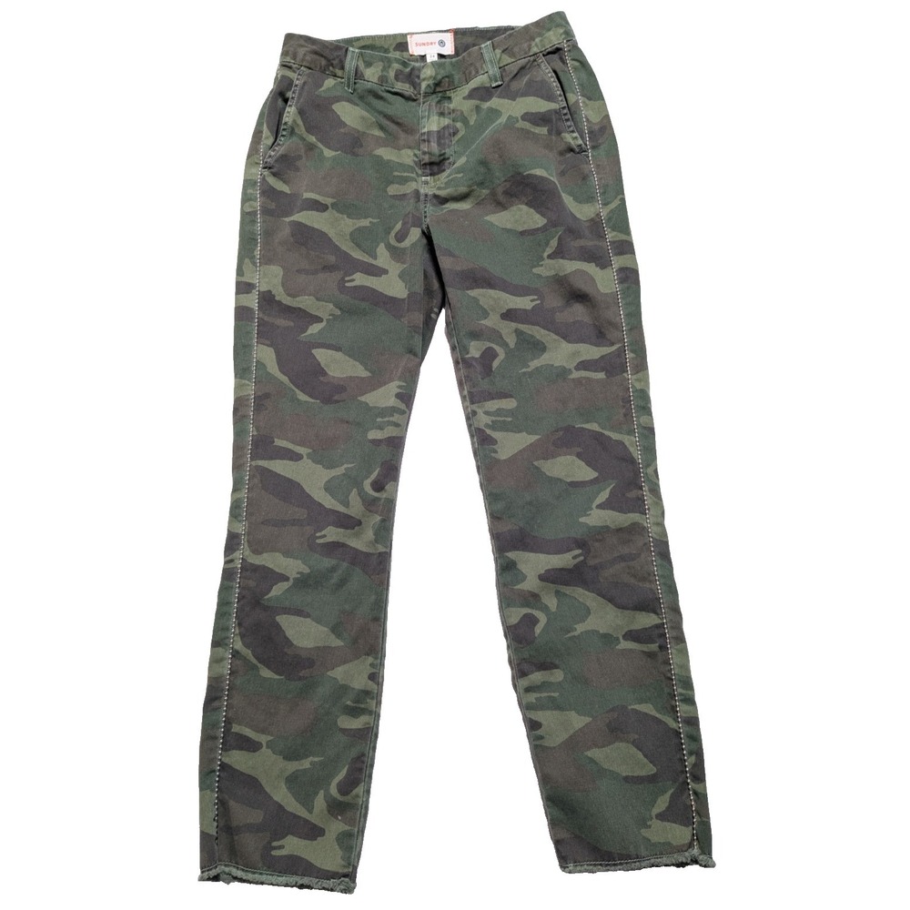 Sundry Women 24 Moss Green Camo Embellished Out-Seam Frayed Hem Cropped Jeans